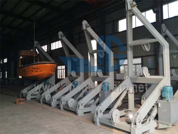 Sebuah Jenis Bot Penyelamat Cepat Davit